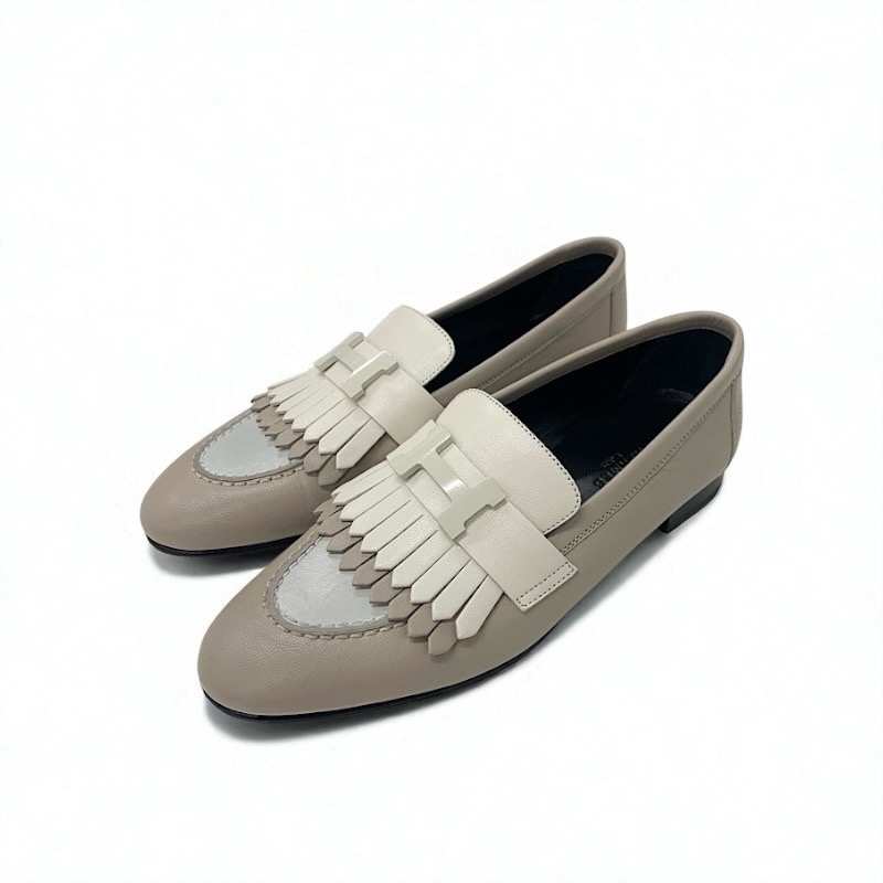 投稿記事「エルメス ロワイヤル レザー H金具 フリンジ ローファー ベージュを買取しました！」の商品画像