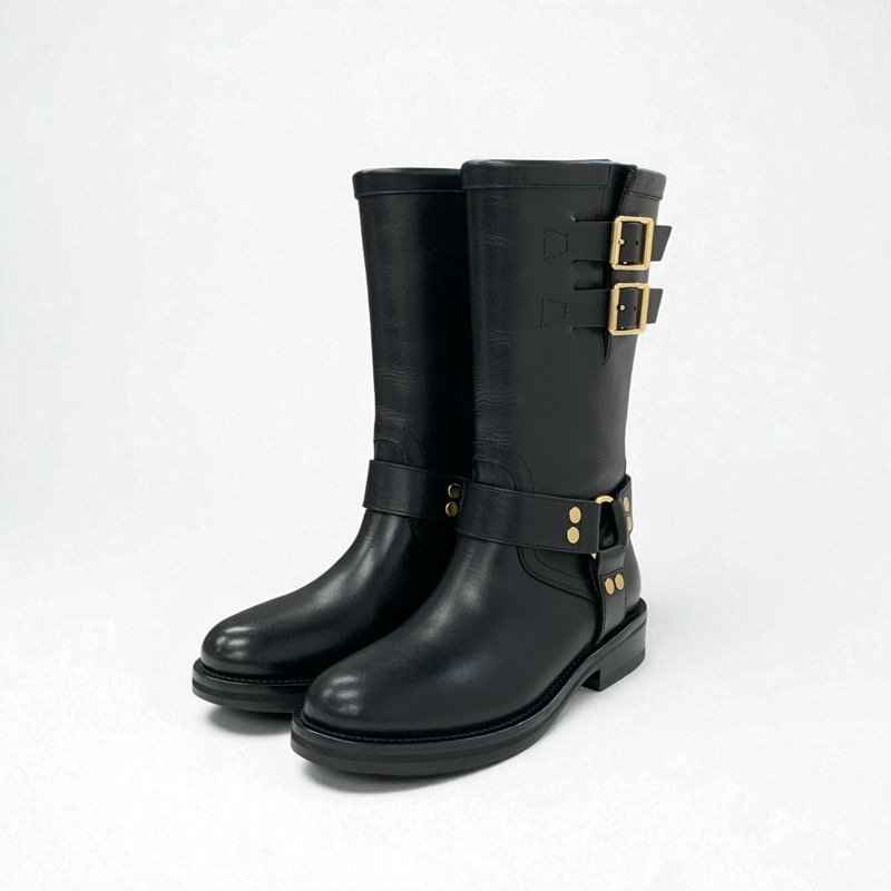 投稿記事「セリーヌ ハーネス トリオンフ レザー ベルト ミッドバイカーブーツ ブラックを買取しました！」の商品画像