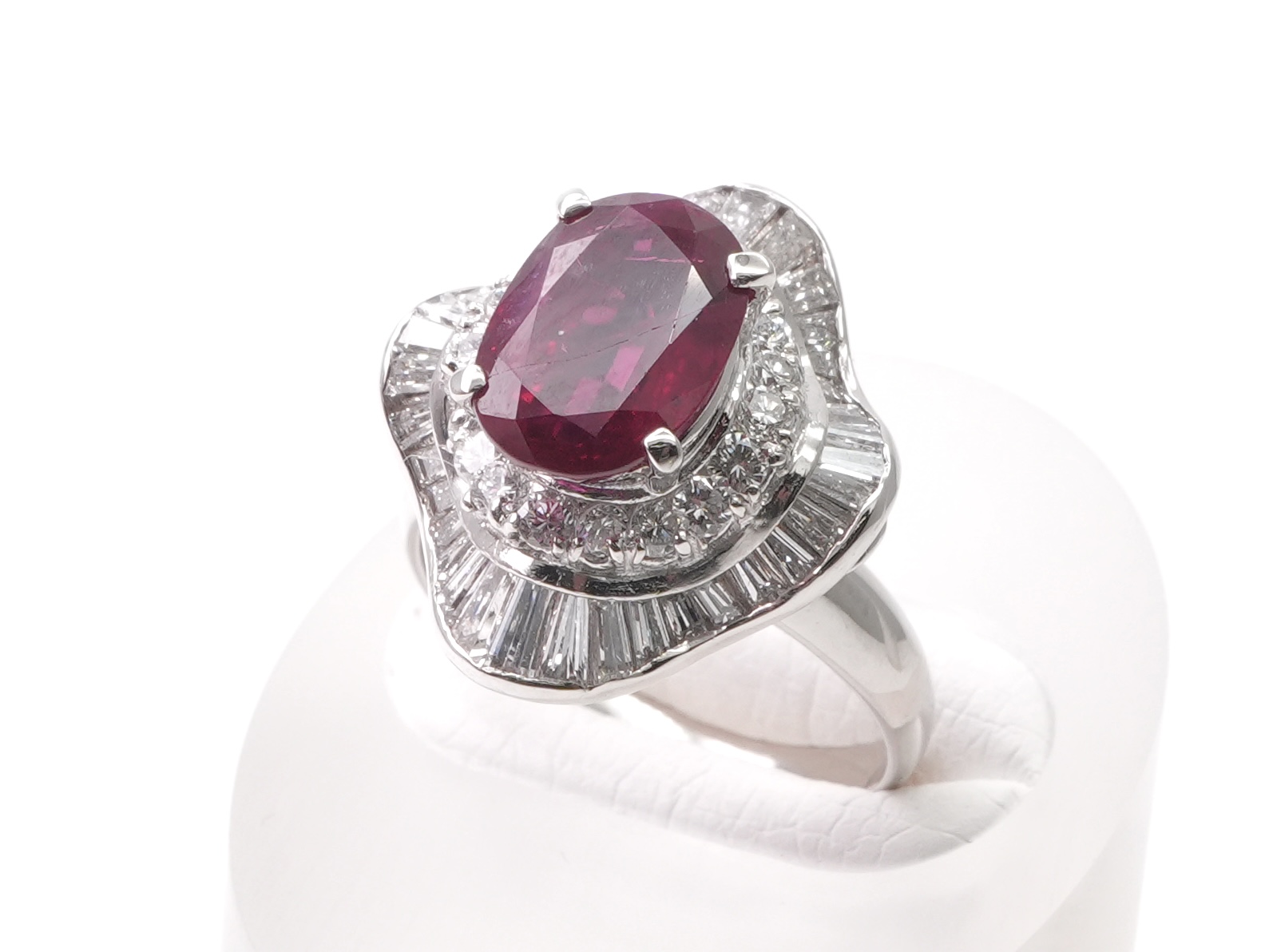 投稿記事「ルビー ダイヤモンド リング Pt900 3.16ctを買取しました！」の商品画像