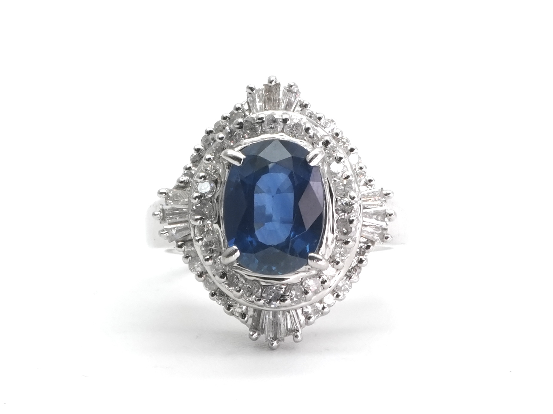 投稿記事「サファイア ダイヤモンド リング Pt900 2.44ct D0.83ctを買取しました！」の商品画像