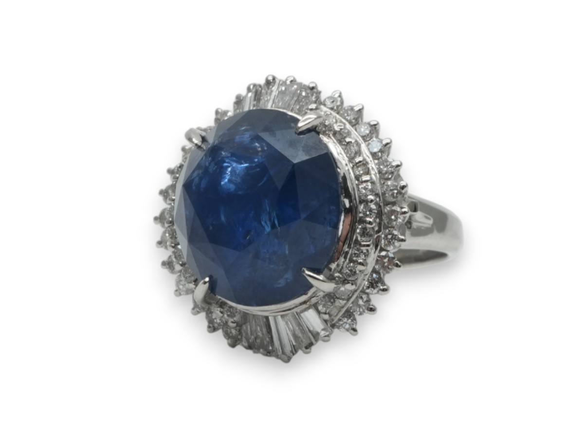 投稿記事「サファイア ダイヤモンド リング Pt900 13.84ct D0.82ctを買取しました！」の商品画像