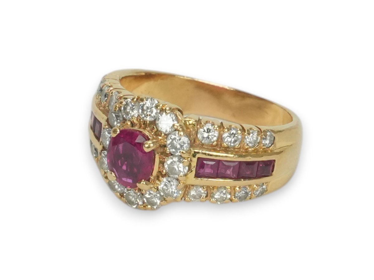 投稿記事「ルビー ダイヤモンド リング K18 1.34ctを買取しました！」の商品画像