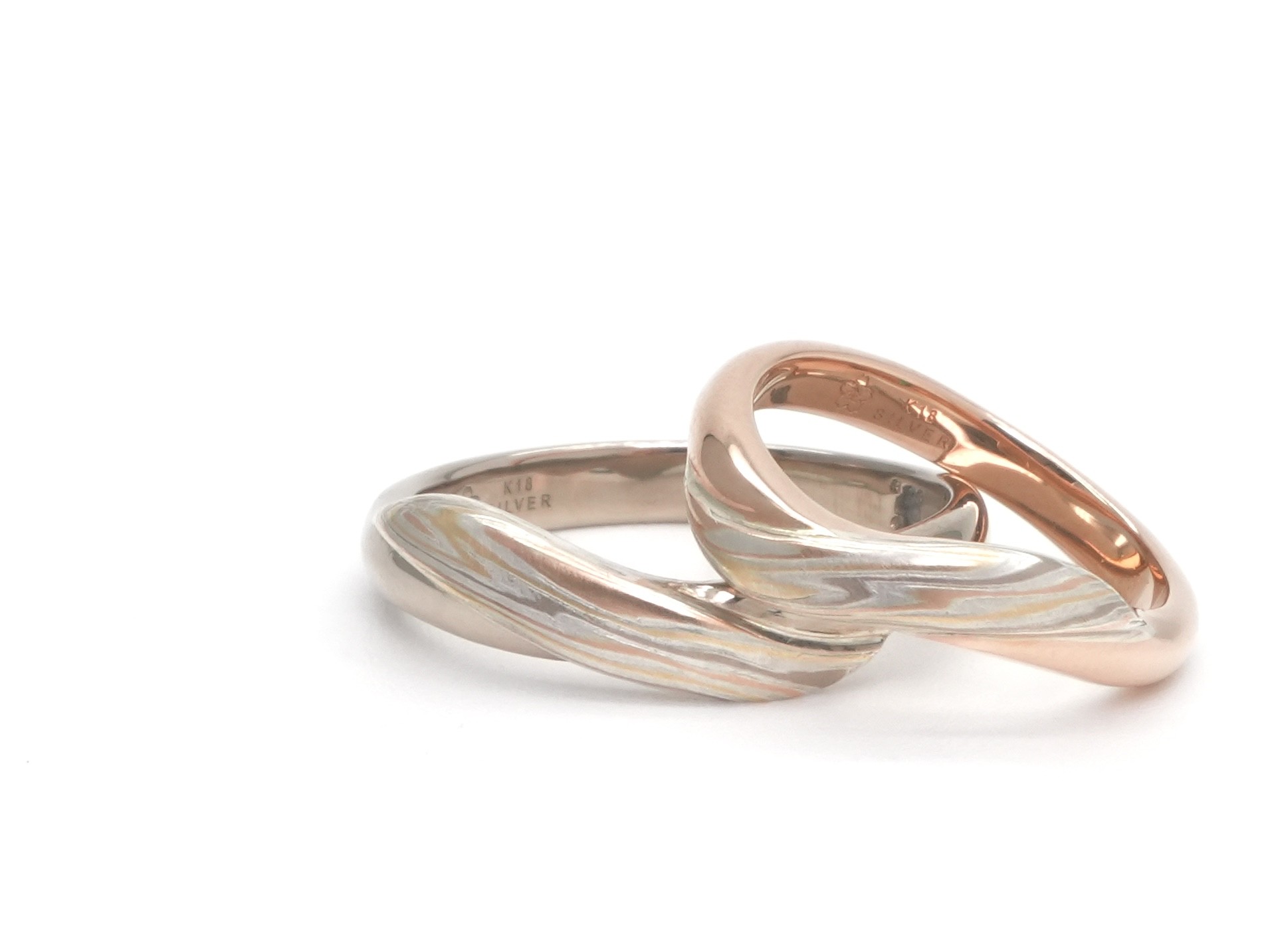 投稿記事「杢目金屋 杢目合わせ ペアリング K18/SVを買取しました！」の商品画像