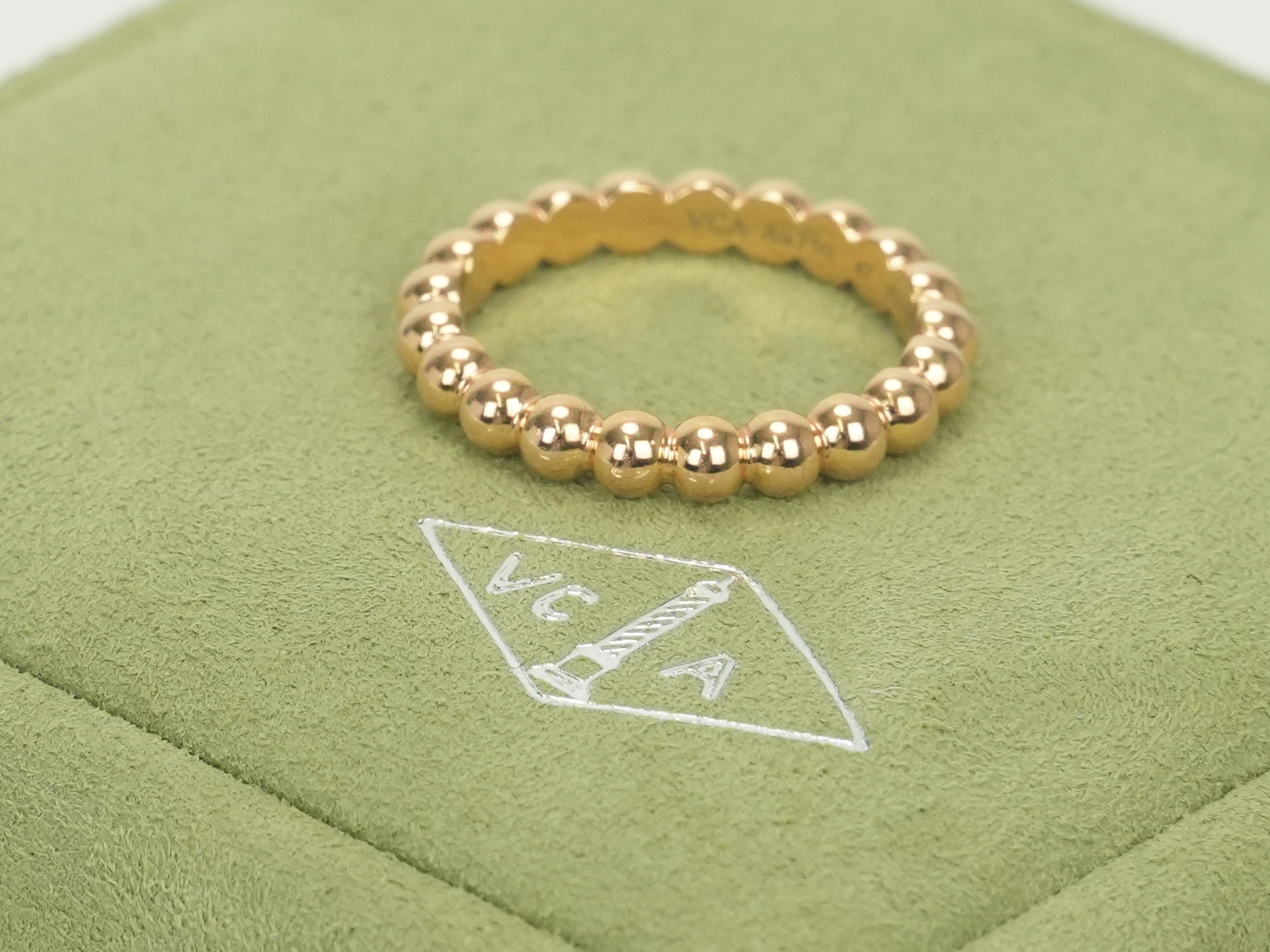 投稿記事「ヴァンクリーフ&アーペル ペルレ リング ミディアム 750PGを買取しました！」の商品画像