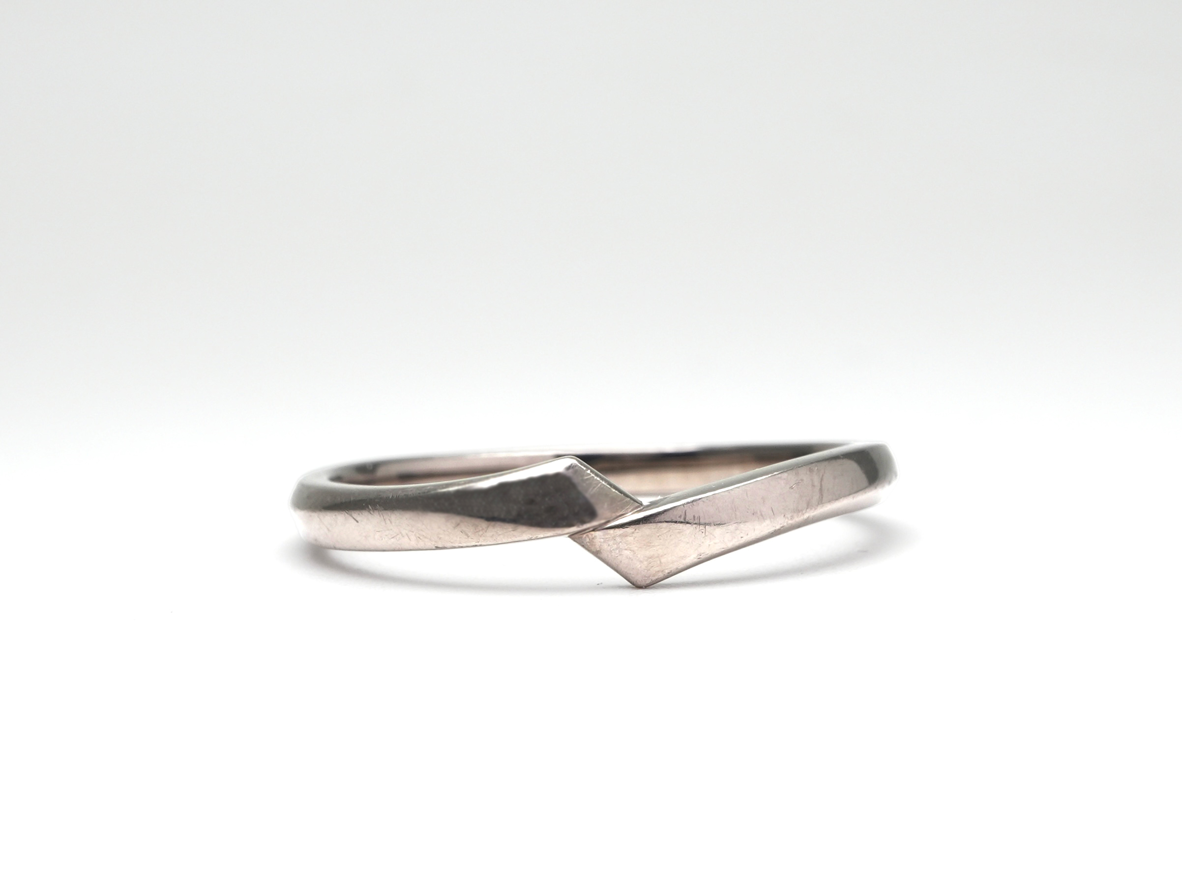 投稿記事「俄 マリッジリング 750WG ホワイトゴールドを買取しました！」の商品画像