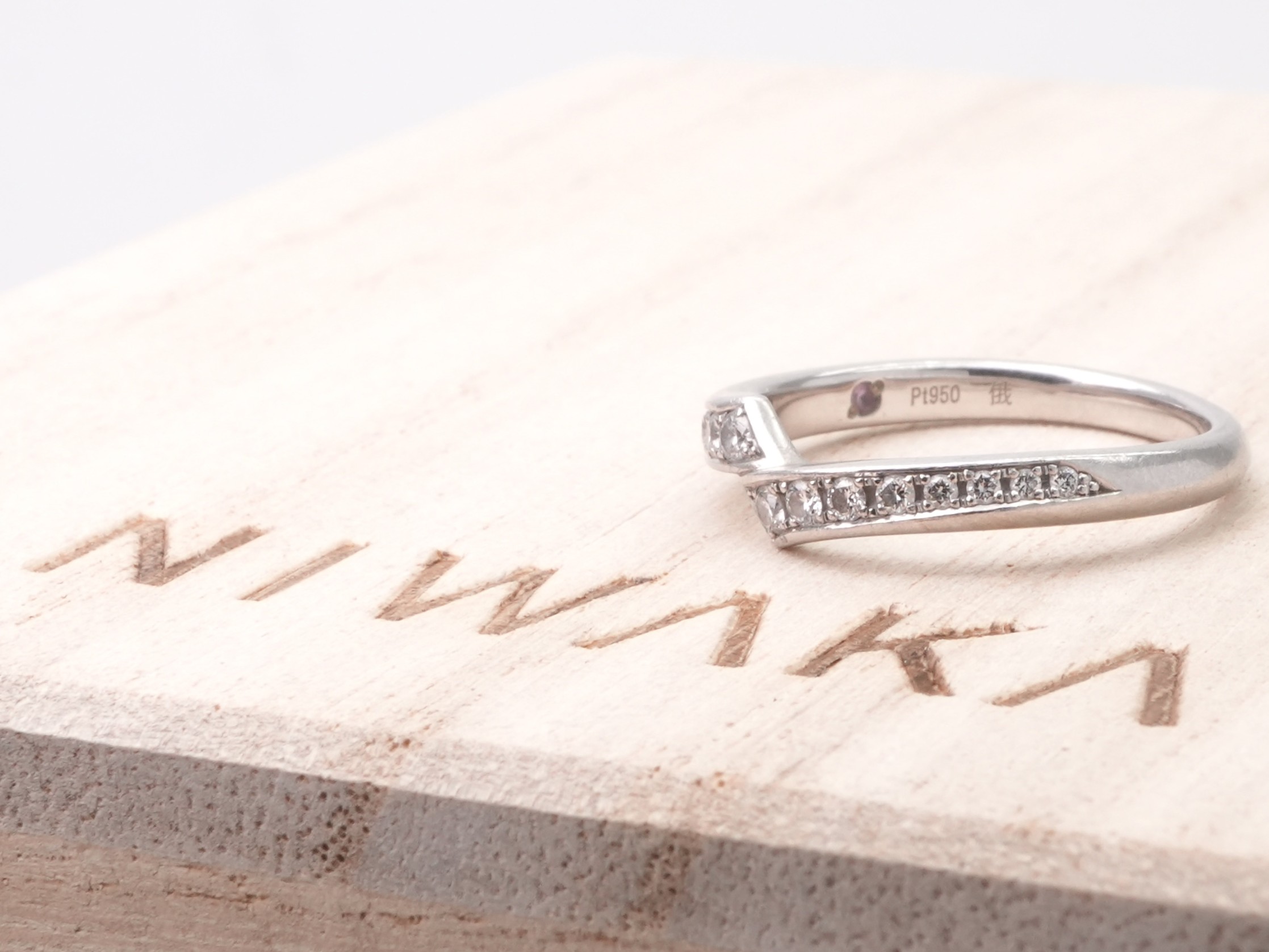 投稿記事「俄 綾 マリッジリング ダイヤモンド Pt950 プラチナを買取しました！」の商品画像