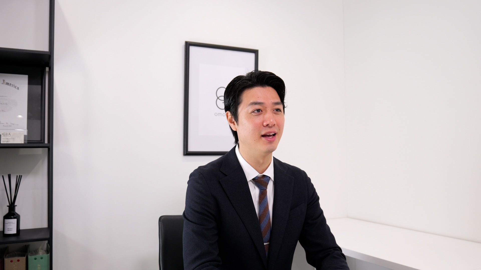 おもいおの鑑定士が話しているイメージ画像