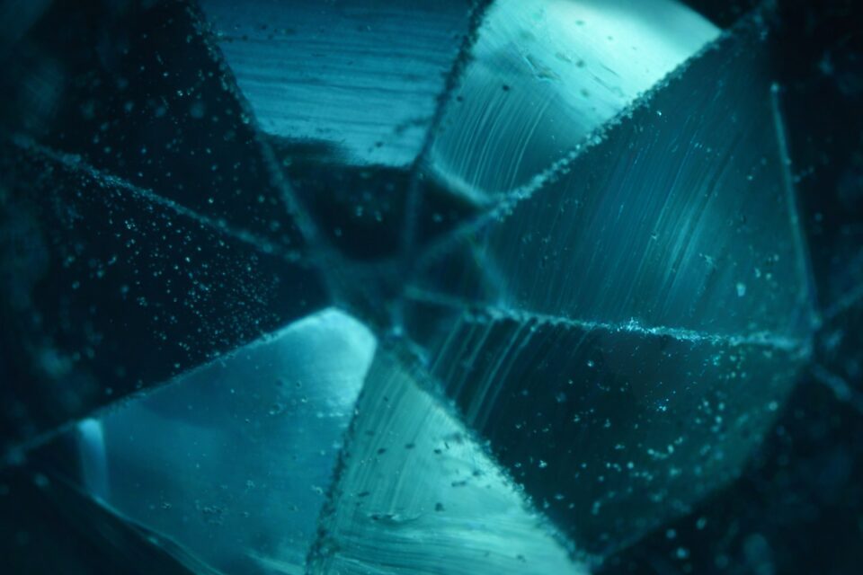 合成アレキサンドライトのイメージ画像