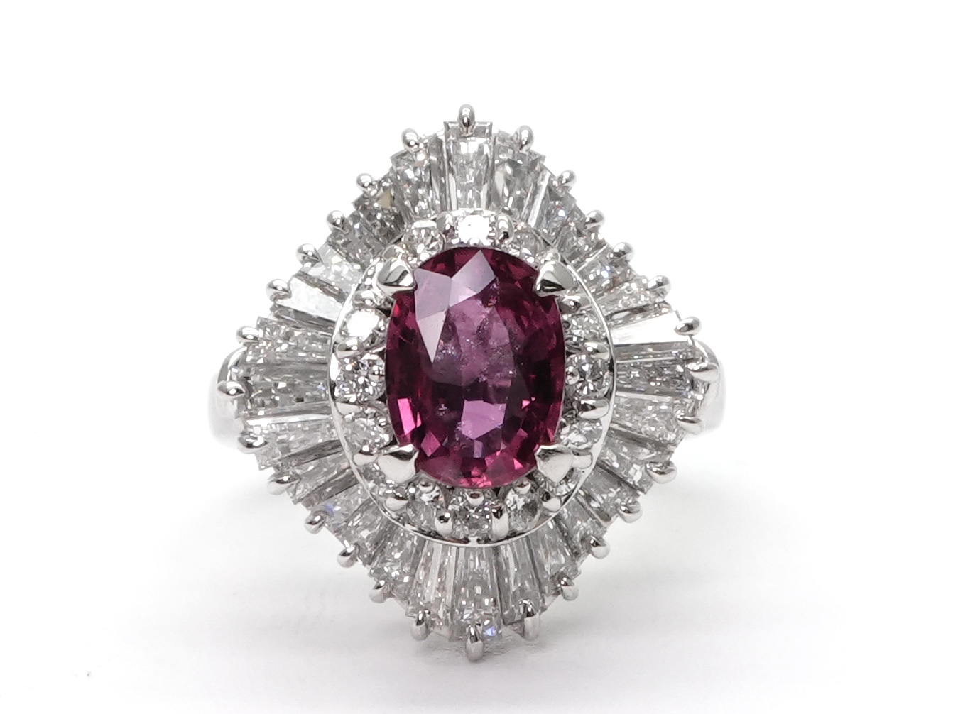 投稿記事「ルビー ダイヤ リング Pt900 1.35ct D1.80ctを買取しました！」の商品画像