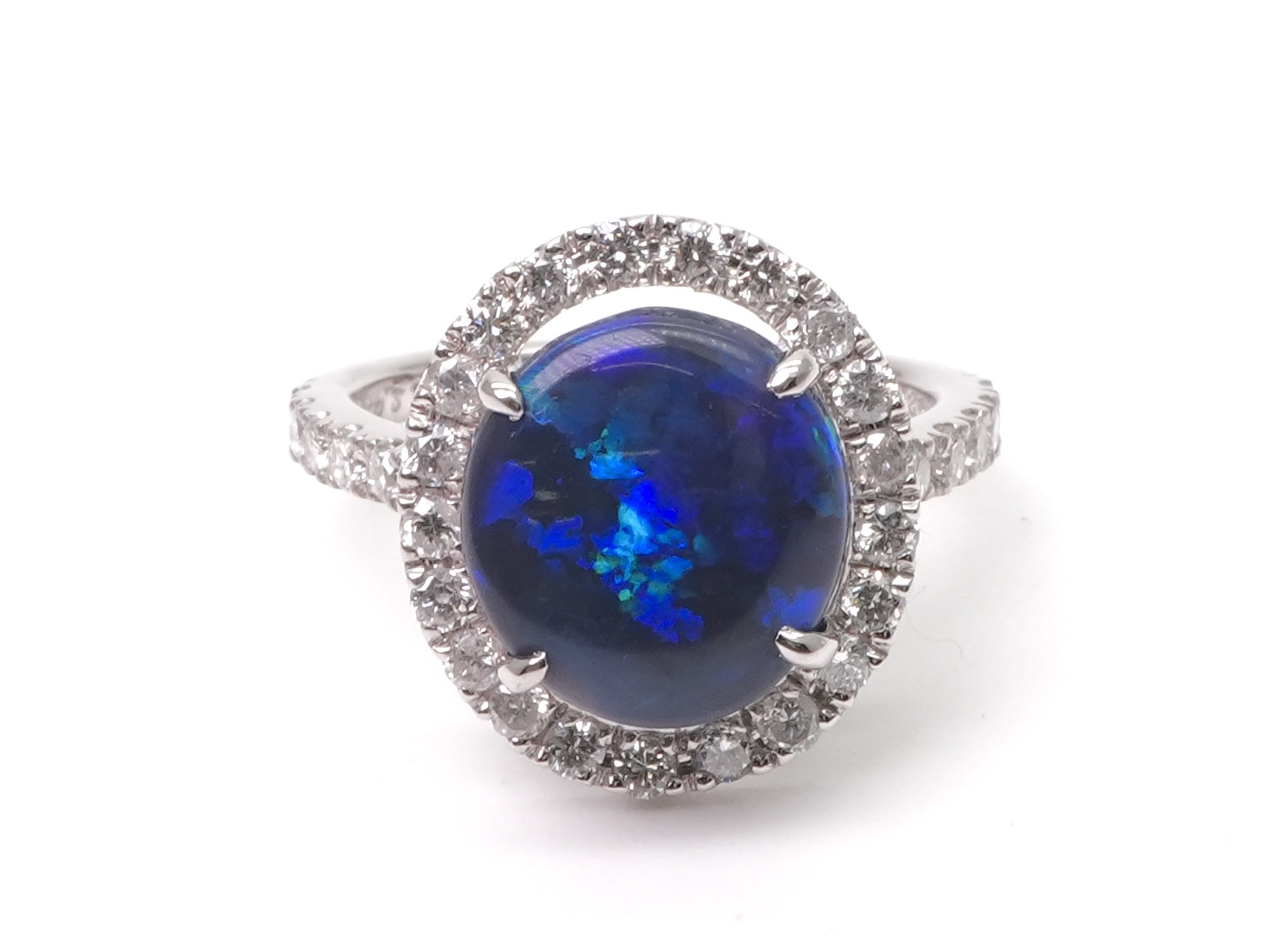 投稿記事「ブラックオパール ダイヤ リング Pt900 3.160ct D0.85ctを買取しました！」の商品画像