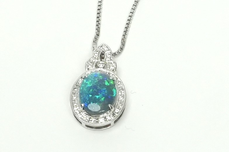 投稿記事「ブラック オパール ダイヤ ネックレス K18WG 2.48ct 0.14ctを買取しました！」の商品画像