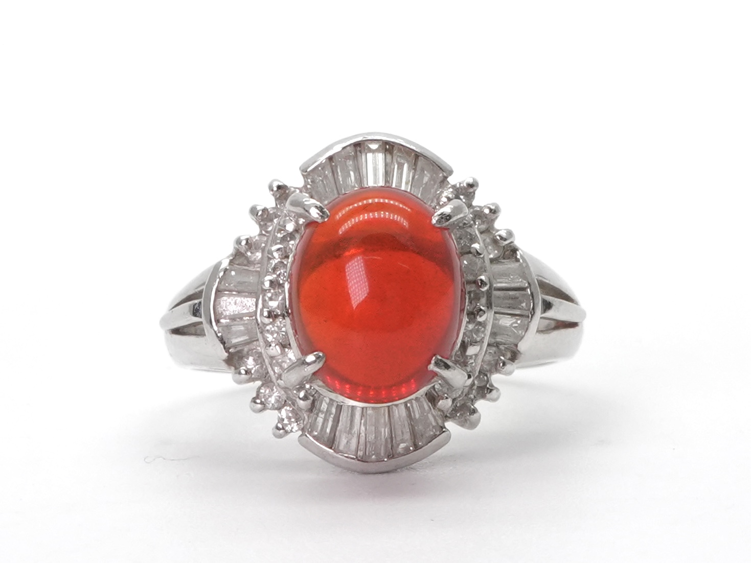 投稿記事「ファイヤーオパール ダイヤ リング Pt900 1.67ct 0.43ctを買取しました！」の商品画像