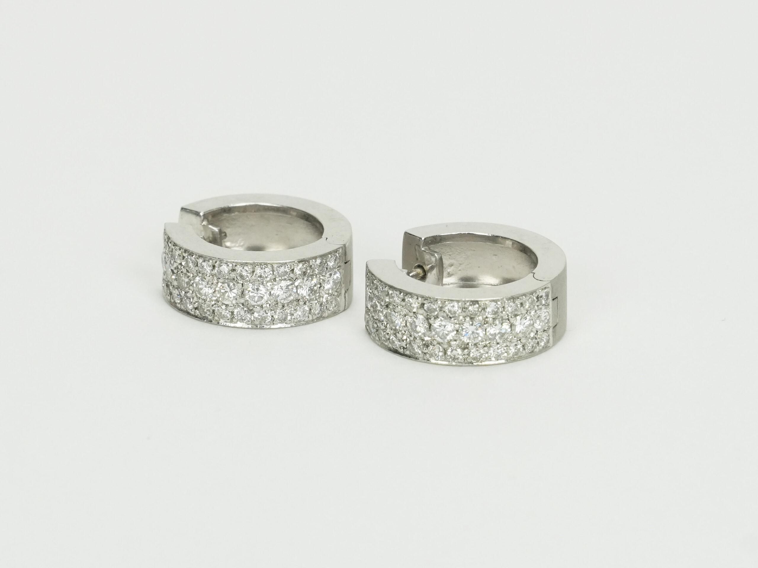 投稿記事「ダイヤ ピアス Pt900 D0.88ct/0.88ctを買取しました！」の商品画像