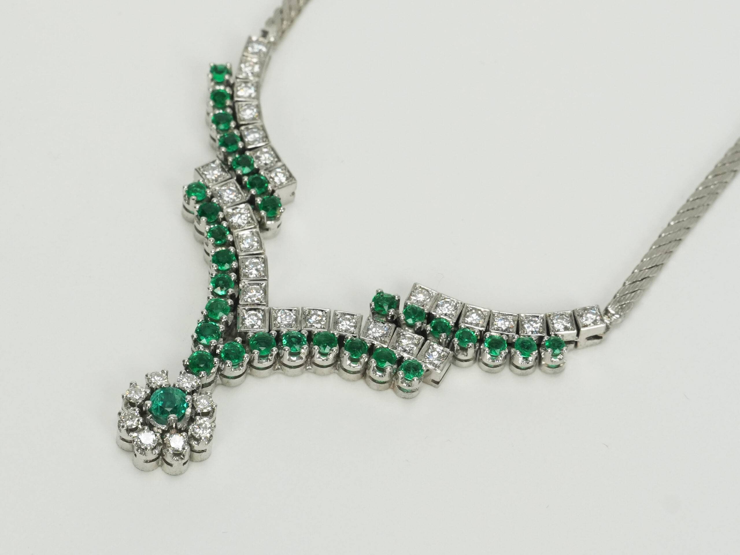 投稿記事「エメラルド ダイヤ ネックレス Pt850 0.92ct 0.87ctを買取しました！」の商品画像