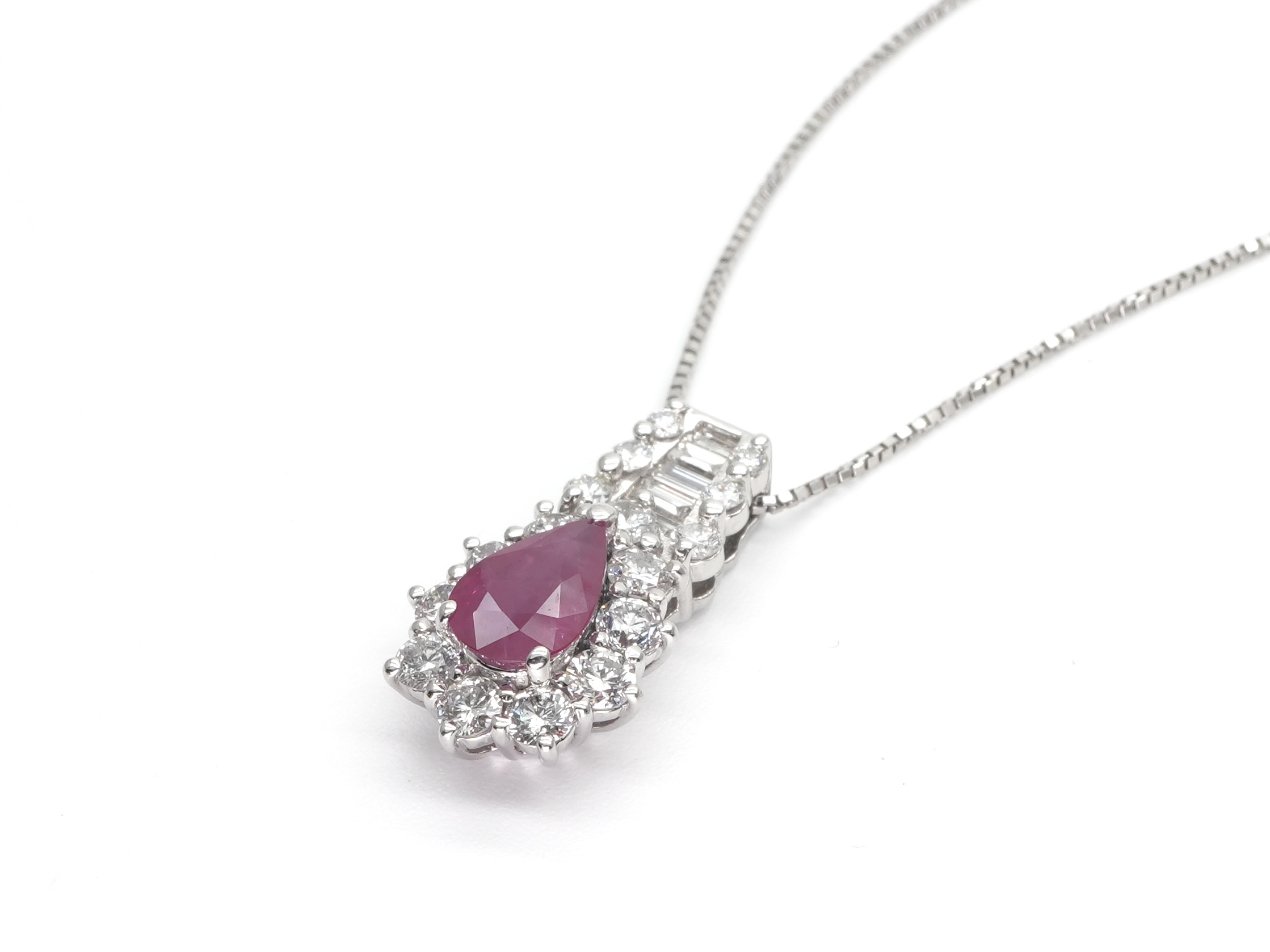 投稿記事「ルビー ダイヤモンド ネックレス Pt850 Pt900 1.34ct 1.38ctを買取しました！」の商品画像