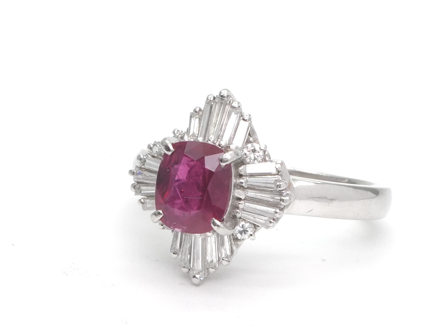 投稿記事「ルビー ダイヤモンド リング Pt900 1.10ct 0.41ctを買取しました！」の商品画像