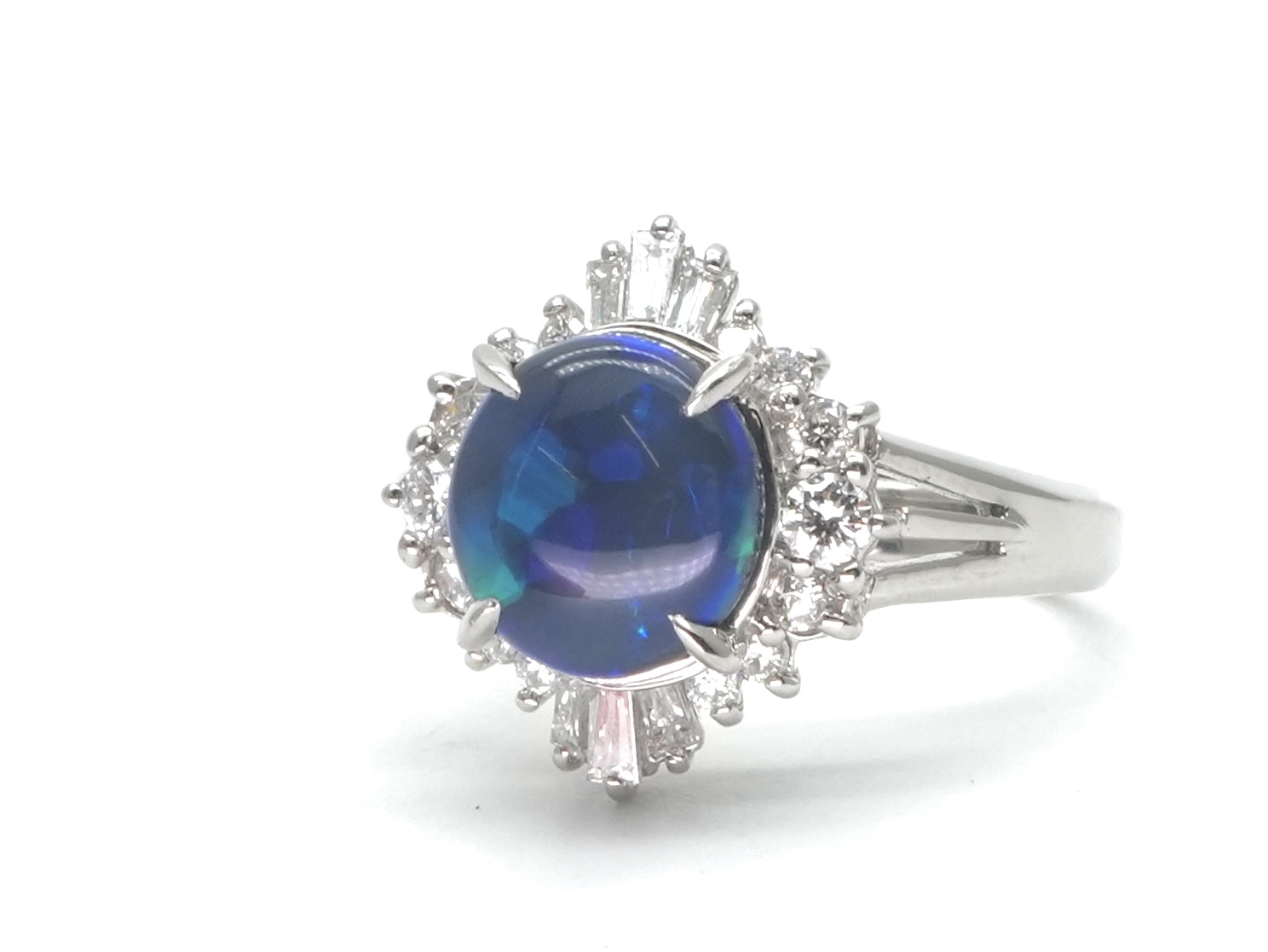 投稿記事「オパール ダイヤモンド リング Pt900 1.73ct D0.50ctを買取しました！」の商品画像