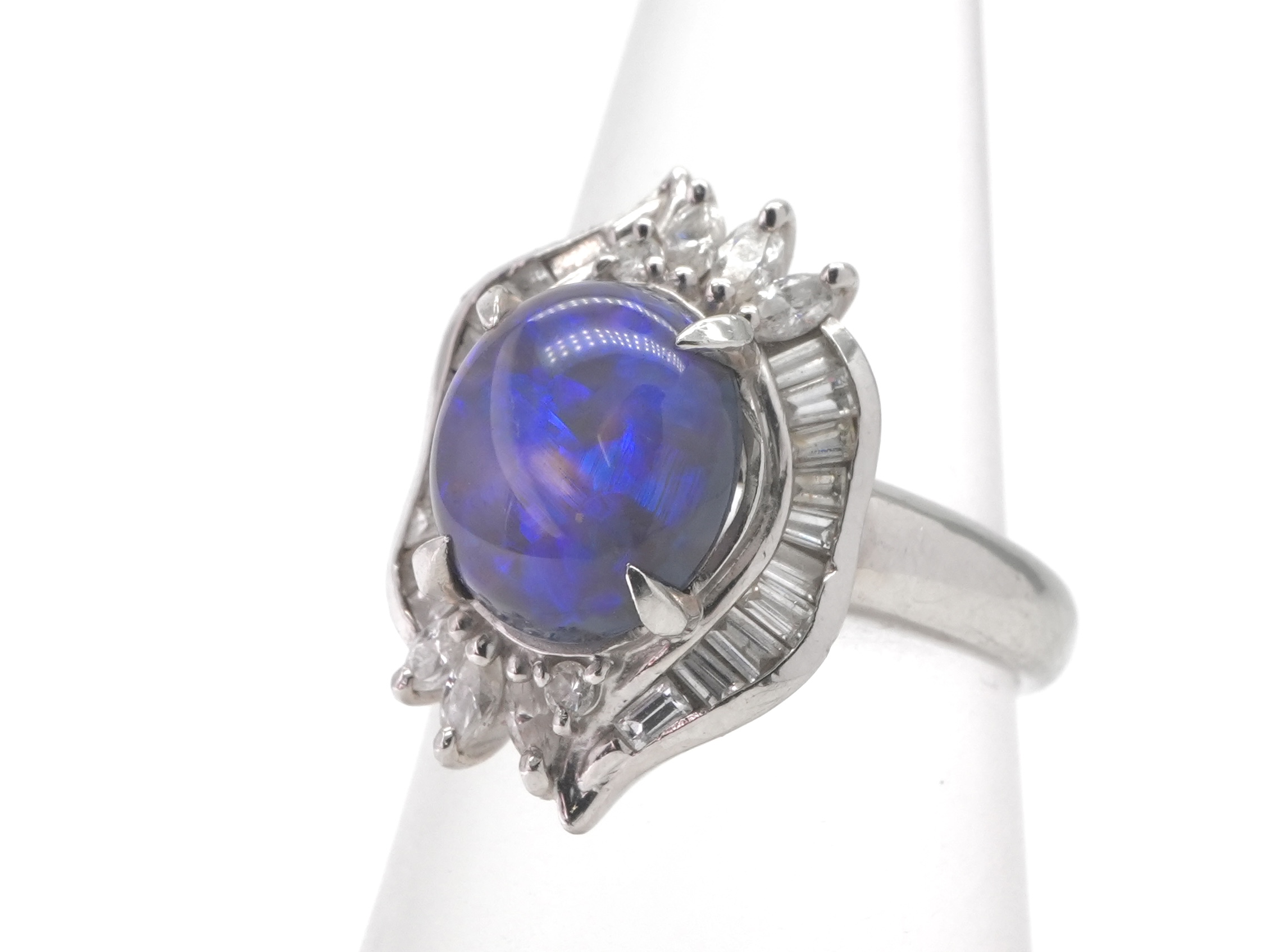 投稿記事「ブラックオパール ダイヤモンド リング Pt900 2.42ct D0.60ctを買取しました！」の商品画像