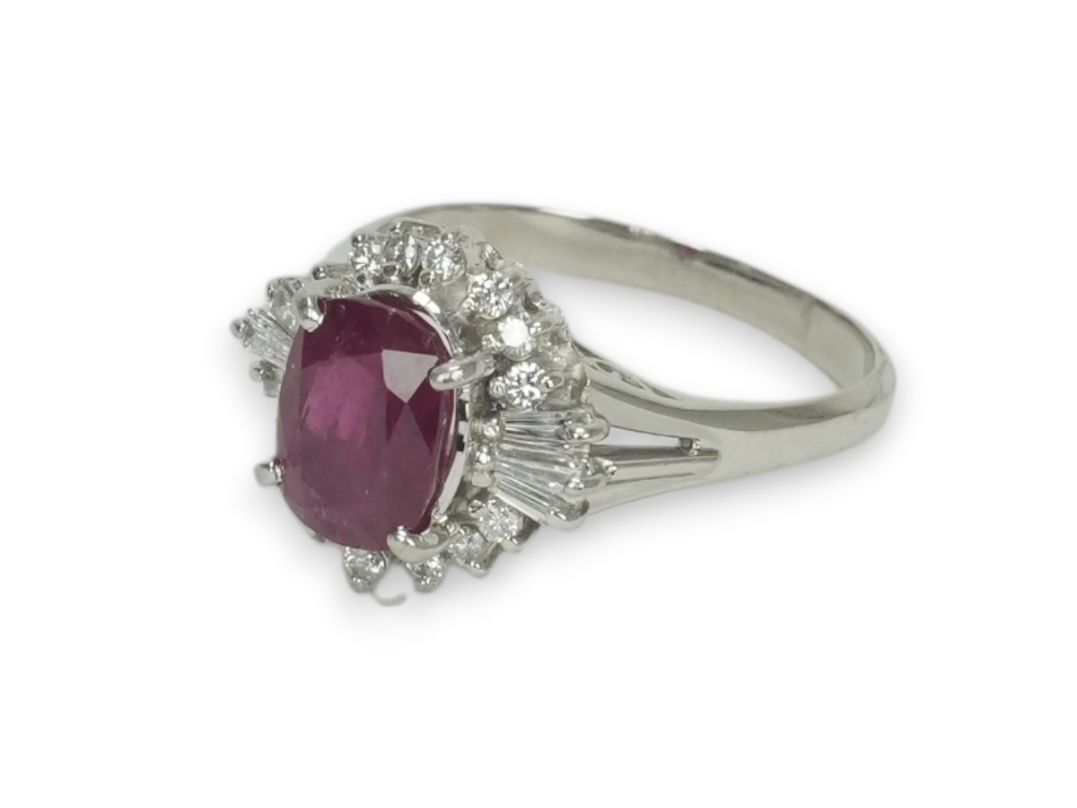 投稿記事「ルビー ダイヤモンド リング Pt900 2.21ct D0.35ctを買取しました！」の商品画像