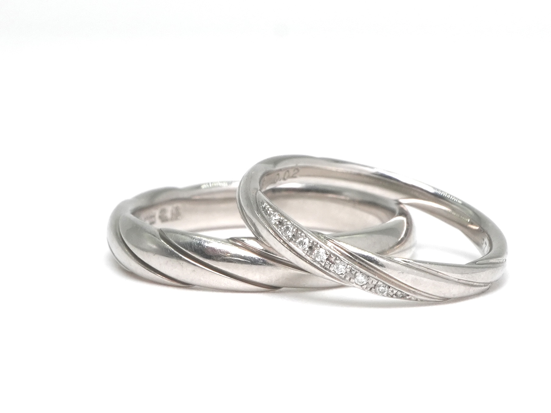 投稿記事「出雲結 祈結 結婚指輪 ペアリング Pt950 0.02ctを買取しました！」の商品画像
