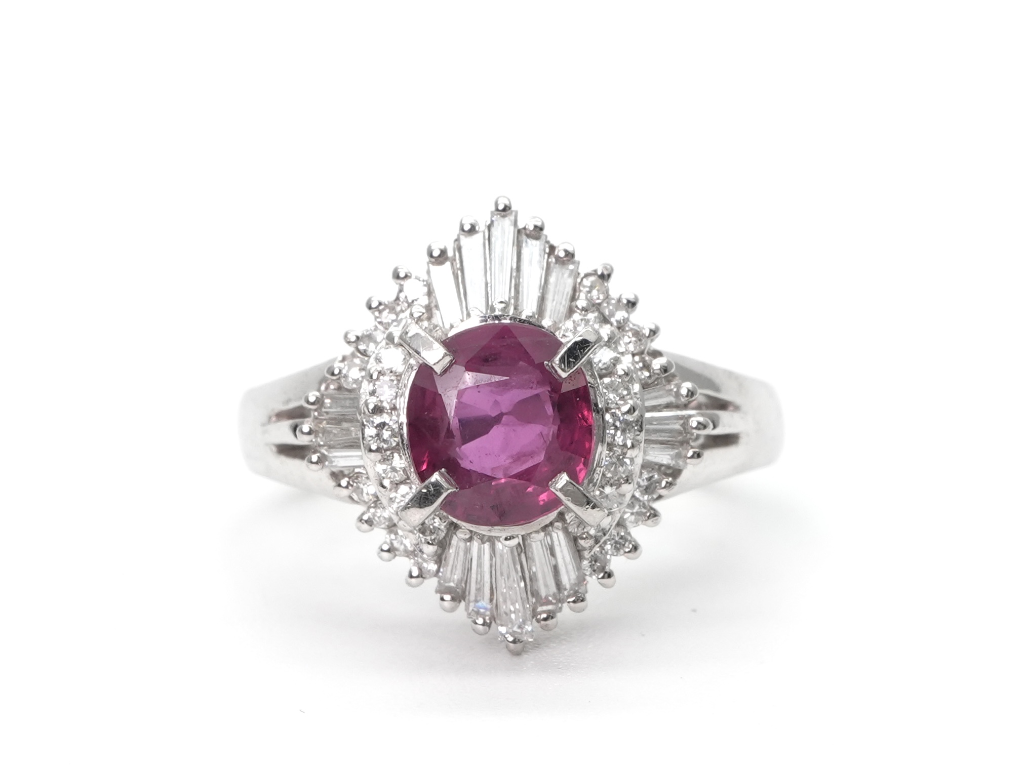 投稿記事「ルビー ダイヤモンド リング Pt900 1.04ct 0.4ctを買取しました！」の商品画像
