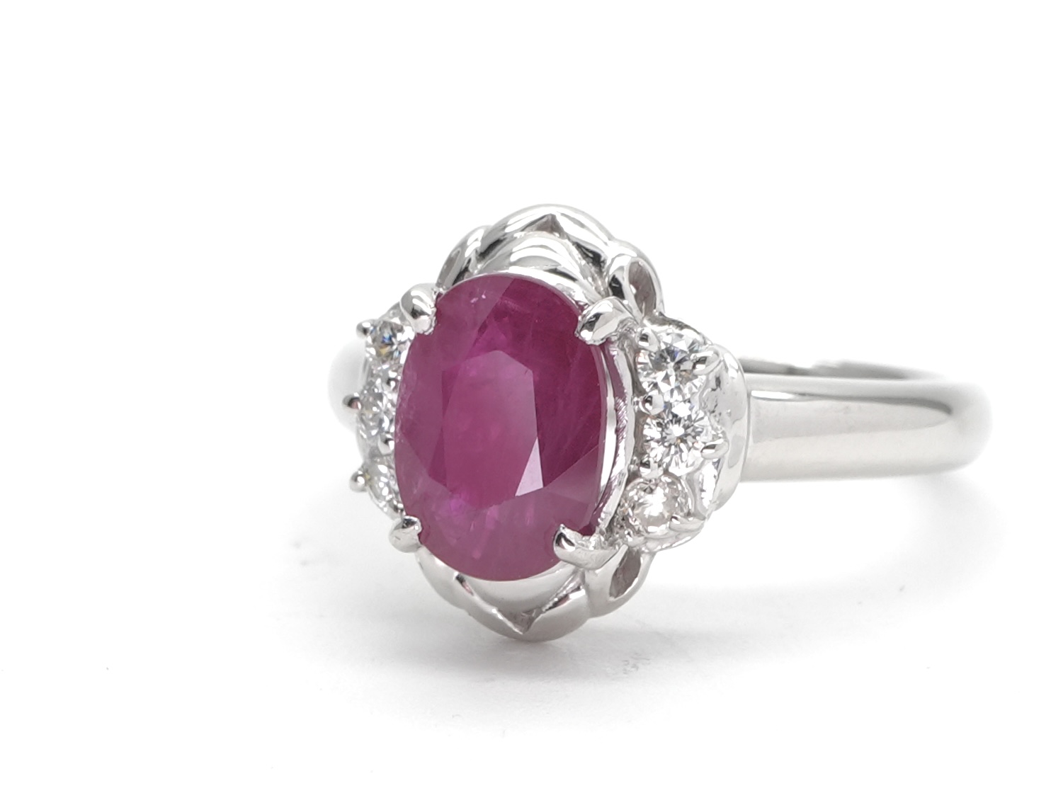投稿記事「ルビー ダイヤモンド リング Pt900 2.15ct 0.203ctを買取しました！」の商品画像