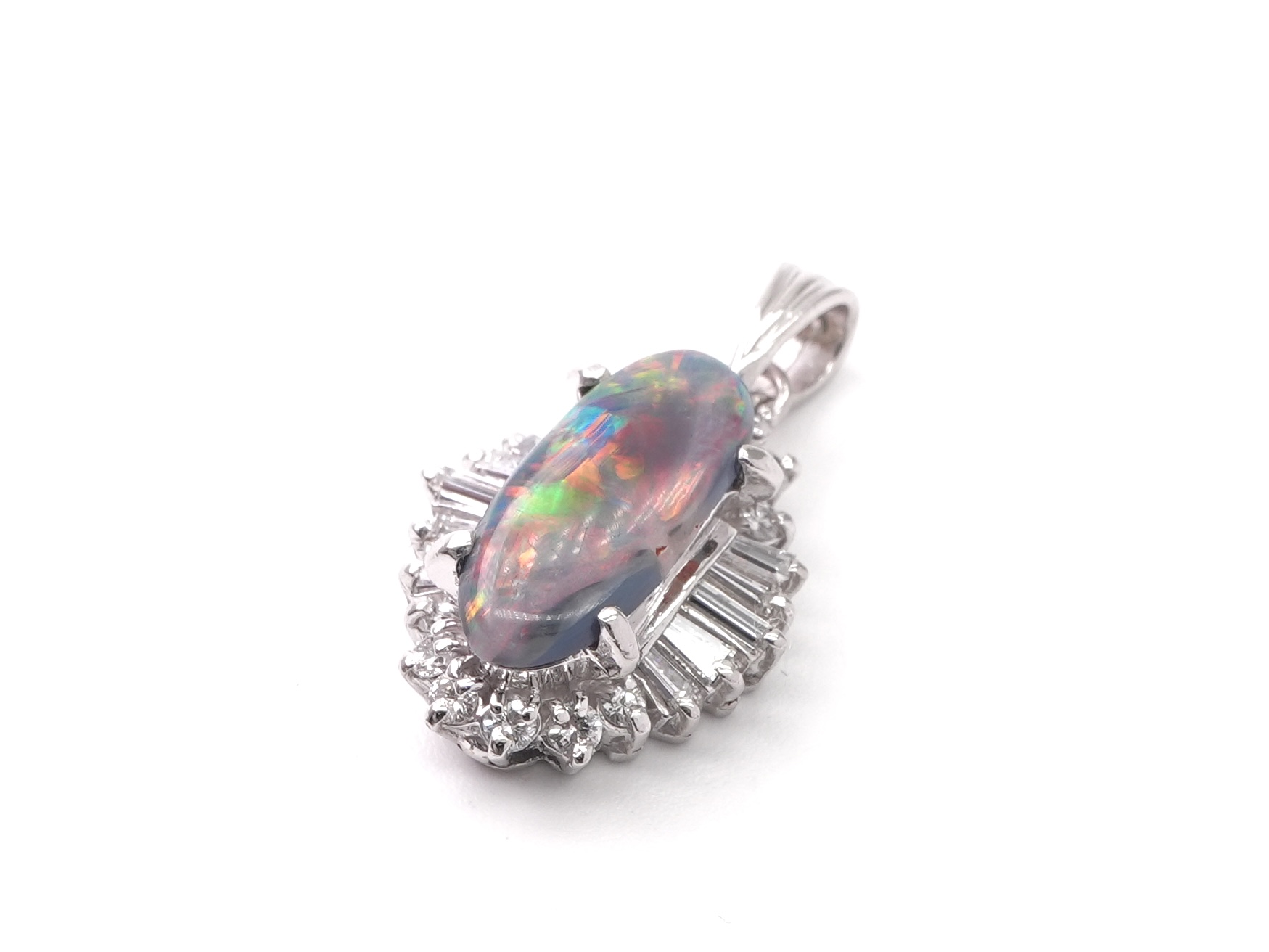 投稿記事「ブラックオパール ダイヤモンド ネックレストップ Pt900 1.57ct 0.48ctを買取しました！」の商品画像