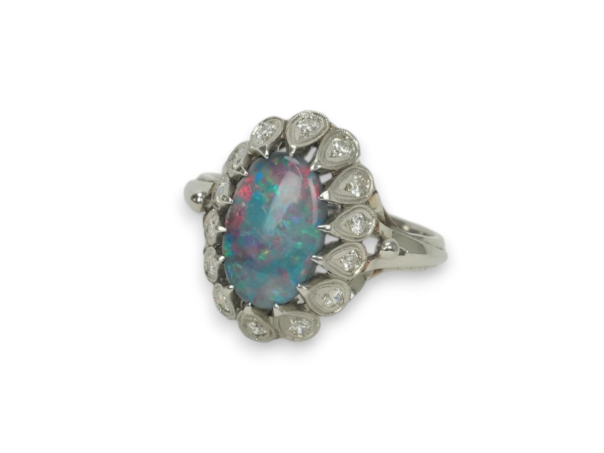 投稿記事「オパール ダイヤモンド リング Pt850 1.90ct D0.25ctを買取しました！」の商品画像