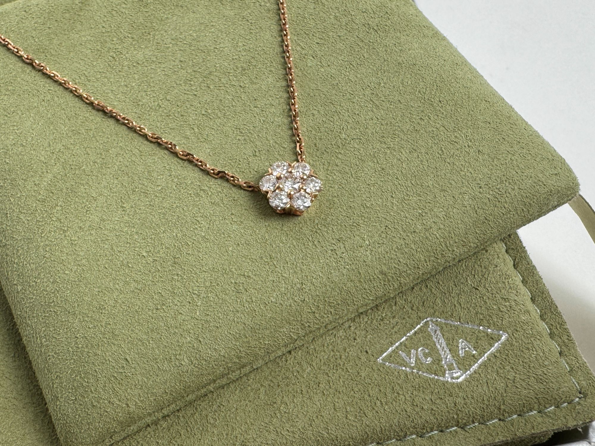 投稿記事「ヴァンクリーフ＆アーペル フルーレット ペンダント 18K ローズゴールドを買取しました！」の商品画像