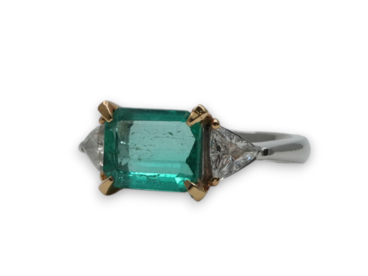 投稿記事「エメラルド ダイヤ リング Pt900/K18 1.16ct D0.38ctを買取しました！」の商品画像